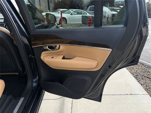 Used 2016 Volvo XC90 T6 Momentum w/ Momentum Plus Package AWD/4WD image 37
