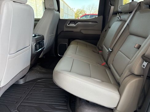 New 2026 GMC Sierra 1500 SLT AWD/4WD image 17