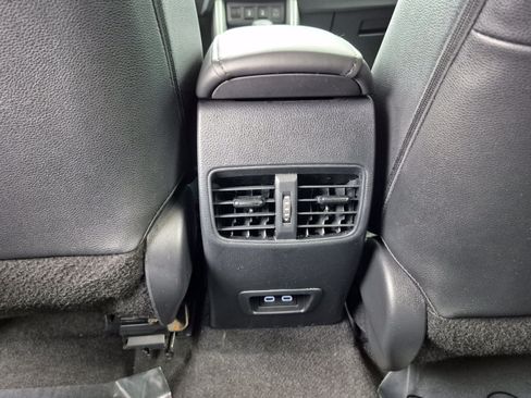 Used 2024 Toyota Corolla Cross AWD Hybrid w/ Convenience Package image 16