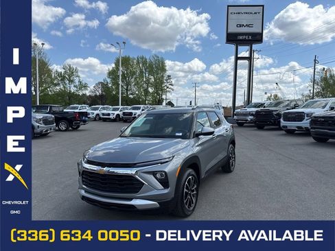 Used 2025 Chevrolet TrailBlazer LT FWD image 1