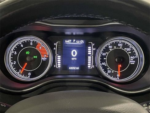 Used 2020 Jeep Cherokee Latitude Plus image 40