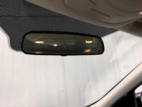 Used 2017 Ford Escape SE w/ SE Leather Comfort Package FWD image 17