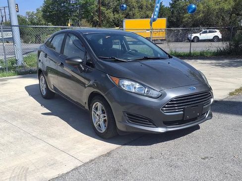 Used 2017 Ford Fiesta SE FWD image 1