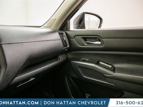 Used 2022 Nissan Pathfinder SL image 15