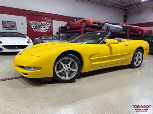 Used 2000 Chevrolet Corvette Convertible image 1