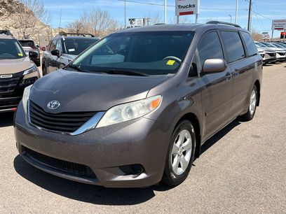 Used 2012 Toyota Sienna LE w/ Towing Pkg