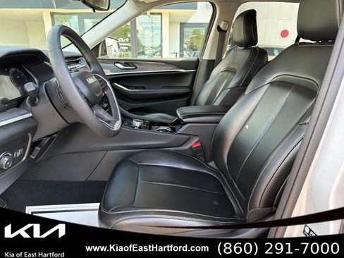 Used 2023 Jeep Grand Cherokee Limited AWD/4WD image 28