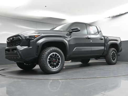 New 2026 Toyota Tacoma TRD Off-Road AWD/4WD image 19