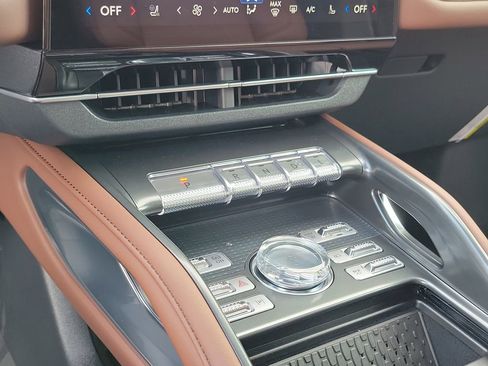 New 2026 Lincoln Nautilus Reserve image 28