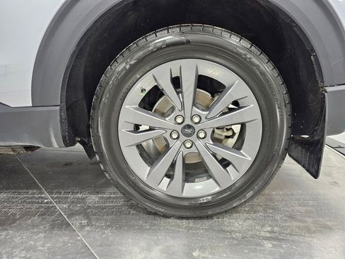 Used 2023 Ford Explorer XLT w/ Equipment Group 202A AWD/4WD image 9