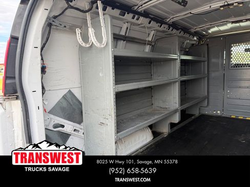 Used 2017 Chevrolet Express 3500 RWD image 18