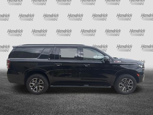 Used 2023 Chevrolet Suburban Z71 w/ Luxury Package AWD/4WD image 11