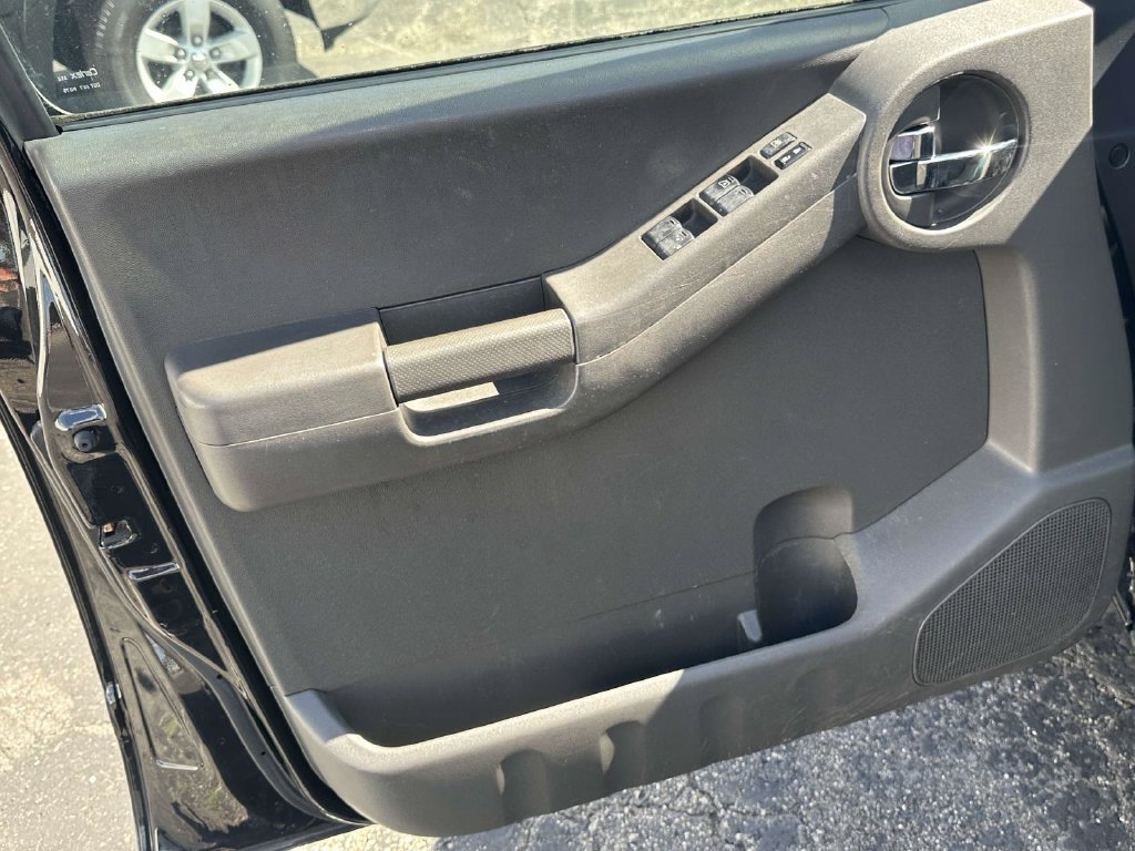 Used 2011 Nissan Xterra PRO-4X AWD/4WD image 16