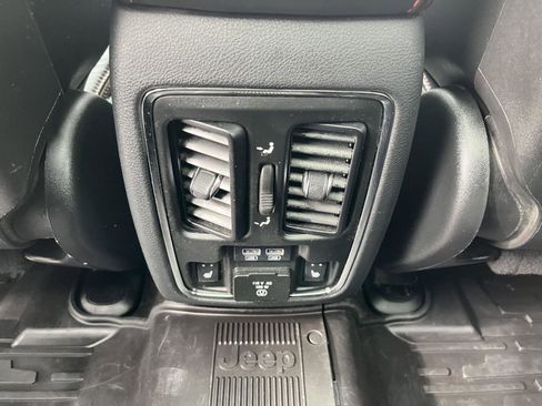 Used 2018 Jeep Grand Cherokee Trailhawk w/ Trailhawk Luxury Group image 14