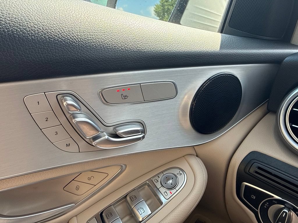 Used 2022 Mercedes-Benz GLC 300 4MATIC image 23
