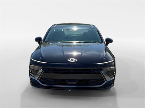 New 2025 Hyundai Sonata Limited image 8
