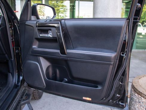 Used 2020 Toyota 4Runner TRD Off-Road Premium w/ Moonroof Package image 20