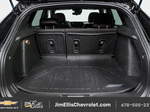 Certified 2025 Chevrolet Trax RS w/ Sunroof Package FWD image 28