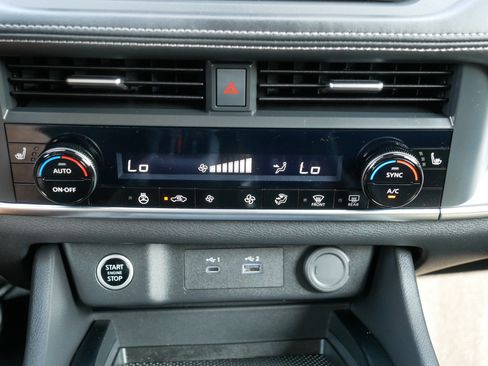Certified 2023 Nissan Rogue SV w/ SV Premium B Package AWD/4WD image 23