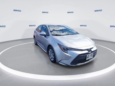 Used 2023 Toyota Corolla LE image 3