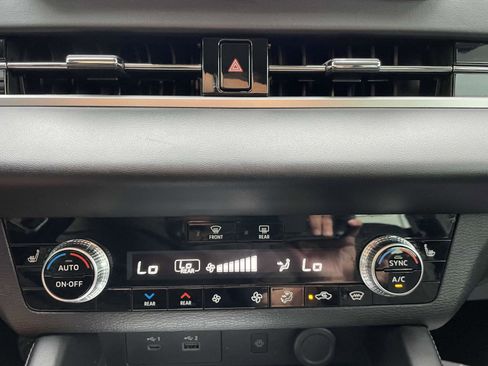 Used 2022 Mitsubishi Outlander SEL image 22