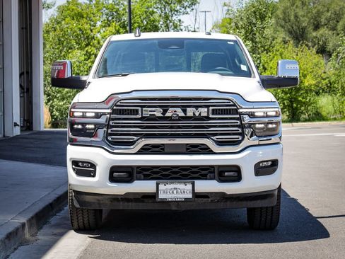 Used 2026 RAM 2500 Laramie AWD/4WD image 9