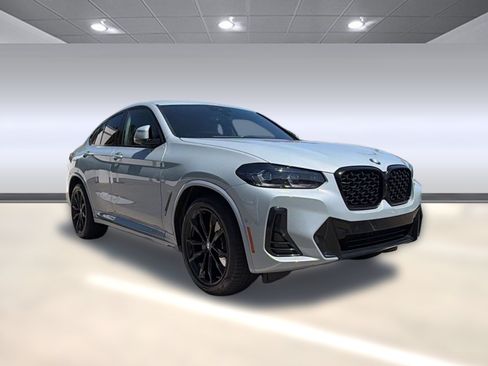 Used 2025 BMW X4 xDrive30i w/ Premium Package AWD/4WD image 5