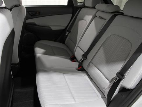 Used 2022 Hyundai Kona SEL image 19