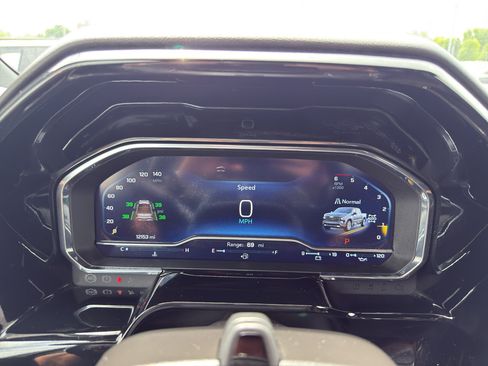 Certified 2024 Chevrolet Silverado 1500 High Country w/ Technology Package AWD/4WD image 17