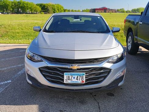 Used 2020 Chevrolet Malibu LT FWD image 2
