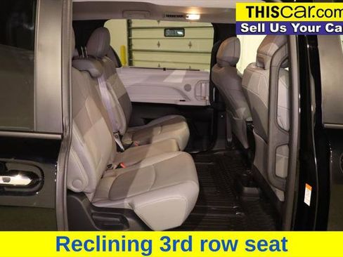 Used 2025 Toyota Sienna XLE image 25