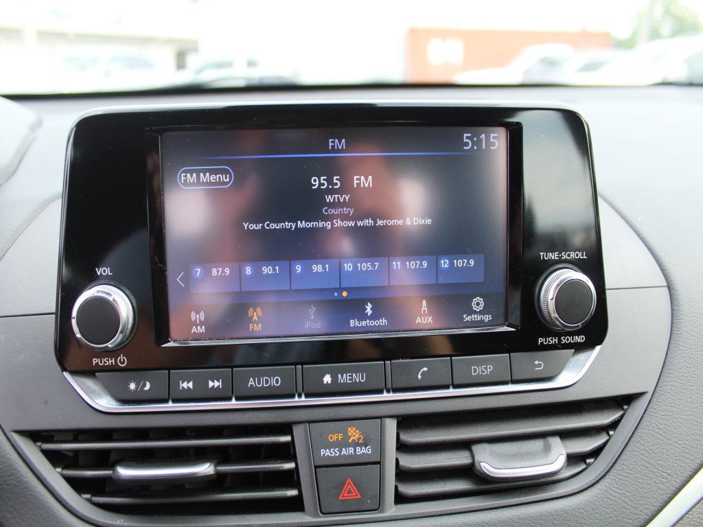 Used 2024 Nissan Altima 2.5 S FWD image 12