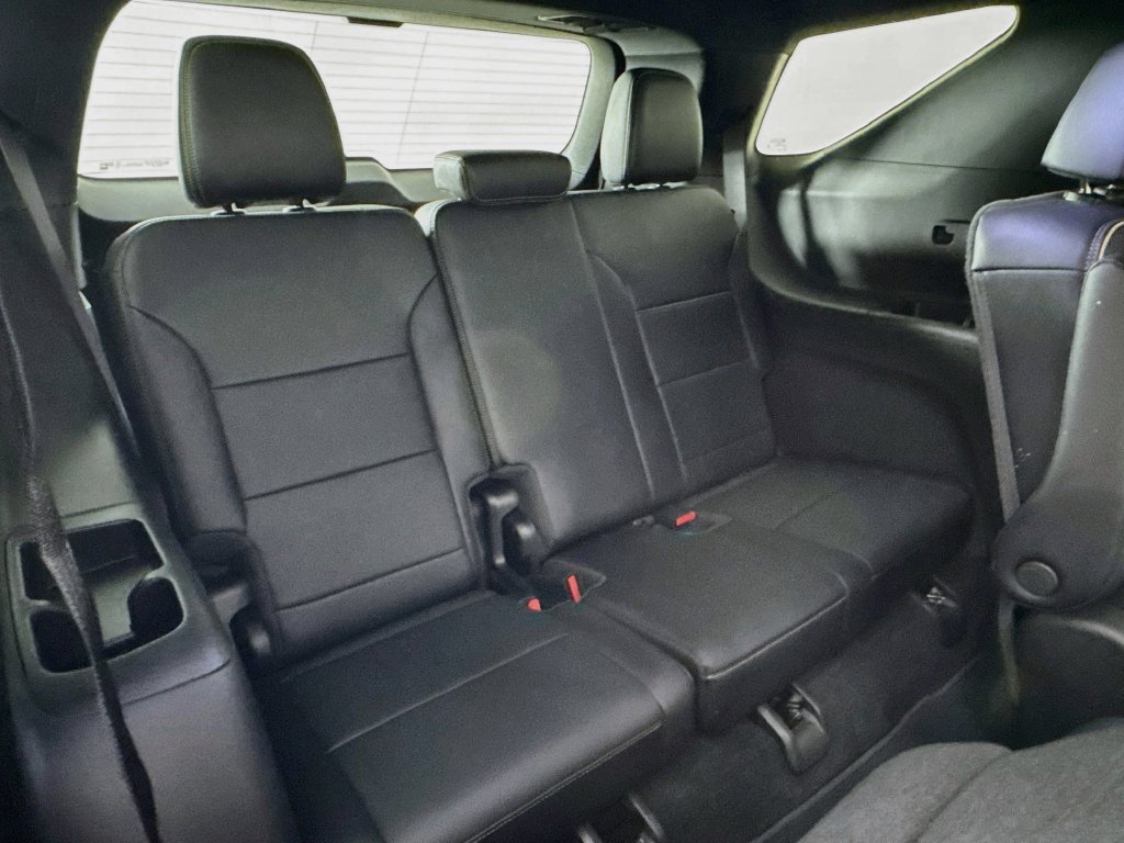Used 2025 Chevrolet Traverse High Country AWD/4WD image 35