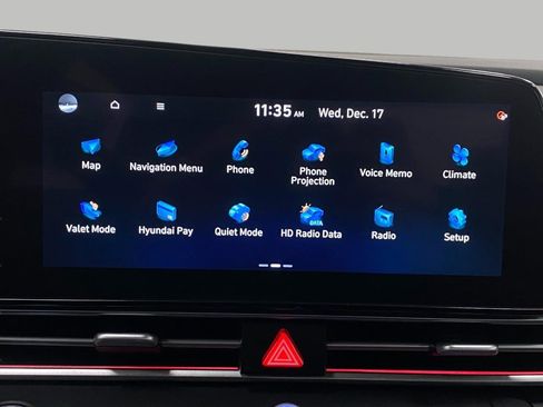 Certified 2025 Hyundai Elantra SEL image 22