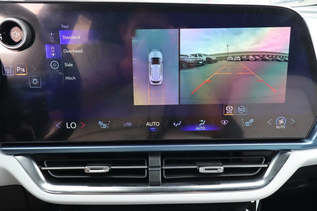 Used 2026 Chevrolet Equinox EV LT FWD image 26