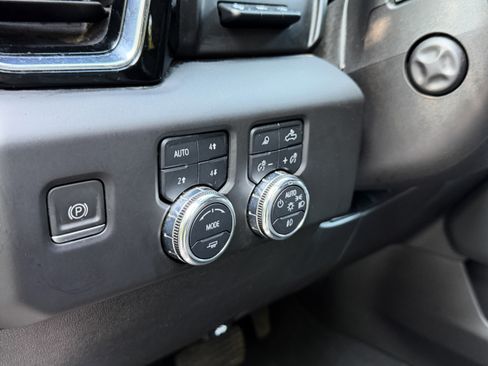 Used 2023 GMC Sierra 1500 Denali w/ Technology Package AWD/4WD image 4