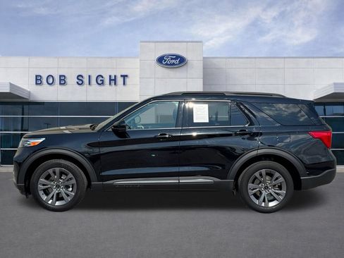 Used 2023 Ford Explorer XLT w/ Equipment Group 202A AWD/4WD image 39