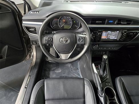 Used 2015 Toyota Corolla LE image 16