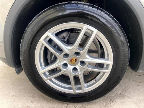 Used 2014 Porsche Cayenne AWD/4WD image 41