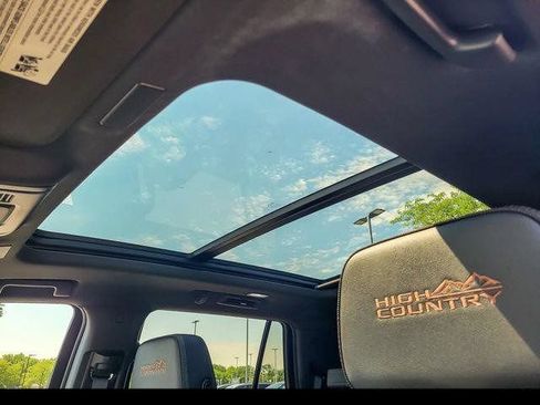 Certified 2025 Chevrolet Tahoe High Country w/ Sun And Tow Package AWD/4WD image 17
