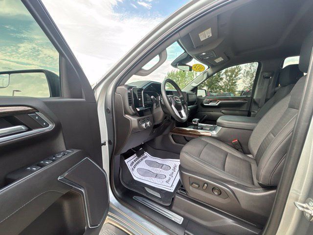 Used 2024 GMC Sierra 1500 Elevation AWD/4WD image 2