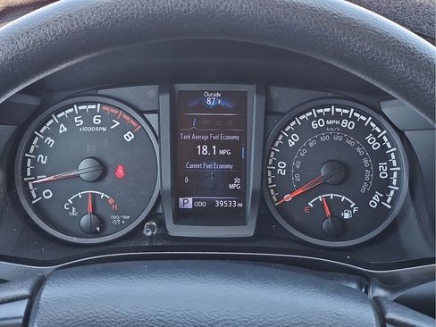 Used 2019 Toyota Tacoma SR AWD/4WD image 18