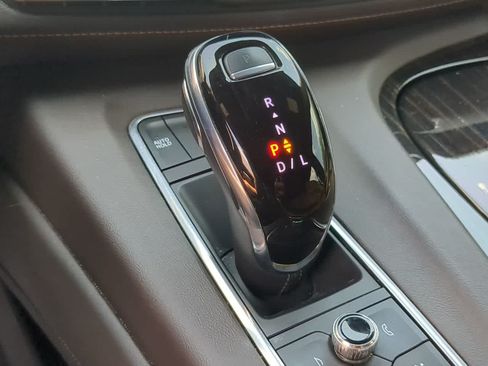 Used 2021 Cadillac Escalade Premium Luxury AWD/4WD image 35