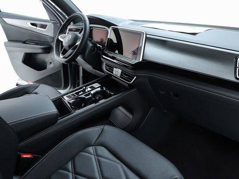 New 2026 Volkswagen Atlas Cross Sport SE AWD/4WD image 33
