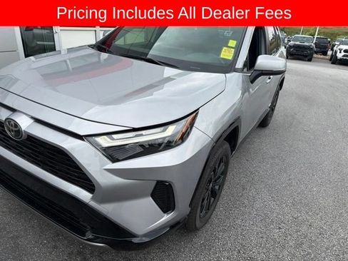 Used 2025 Toyota RAV4 SE AWD/4WD image 17