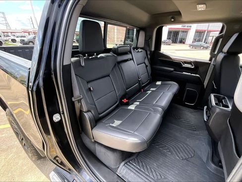 Used 2025 Chevrolet Silverado 1500 LT Trail Boss w/ Convenience Package II image 21