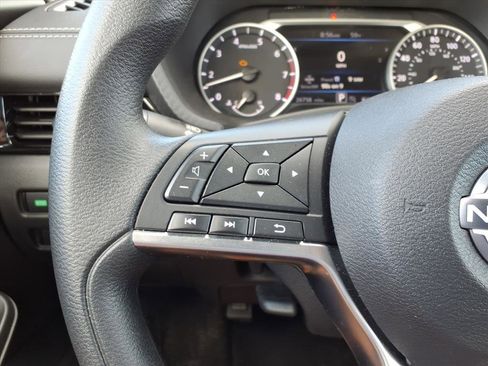 Used 2025 Nissan Sentra SV FWD image 15
