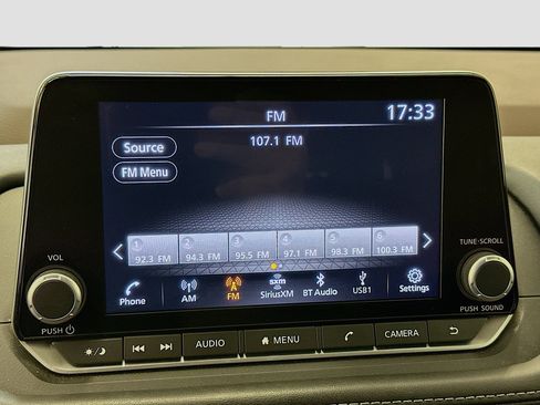 Used 2023 Nissan Rogue S AWD/4WD image 21