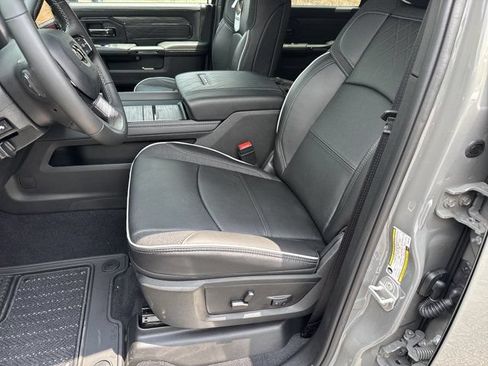 New 2026 RAM 3500 Limited AWD/4WD image 9