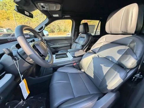 New 2025 Lincoln Navigator L Reserve w/ Jet Appearance Package image 14